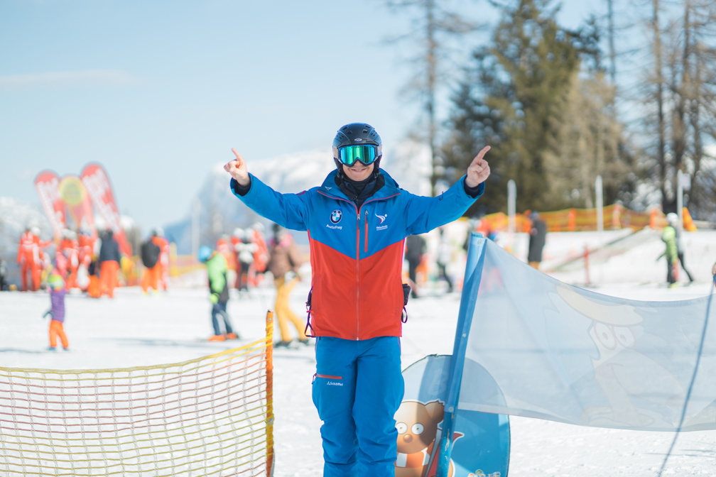 Skiinstrukt&oslash;r i &oslash;strig efter at have taget ski uddannelse p&aring; h&oslash;jskole